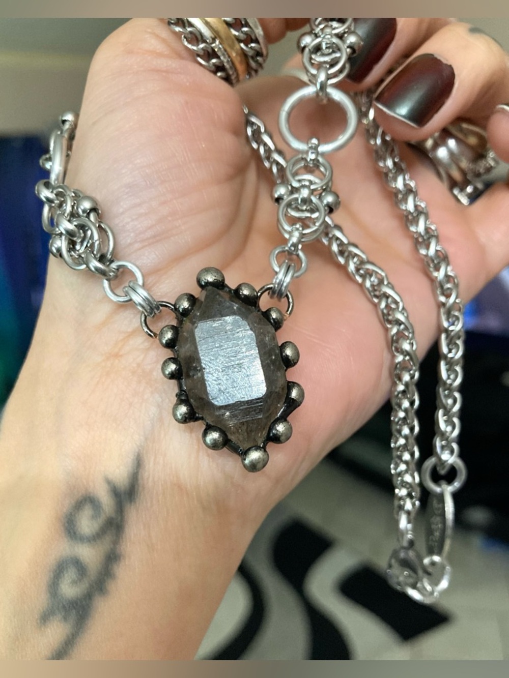 Smoky black herkimer diamond crystal on handmade maille stainless steel chain - Picture 4 of 16
